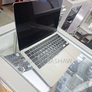 New Laptop Apple MacBook Air 2023 M2 16GB Apple M2 SSD 256GB