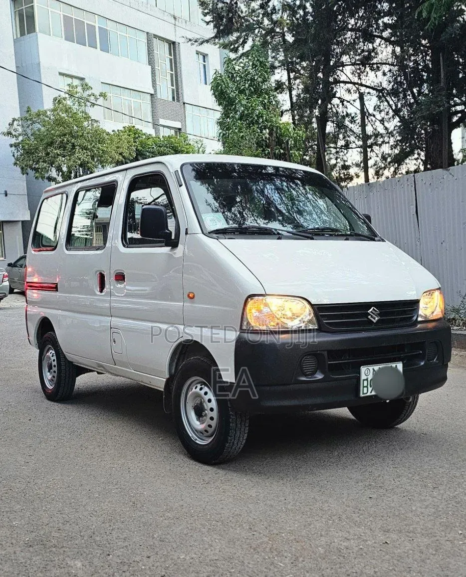 New Suzuki Every 2024 White