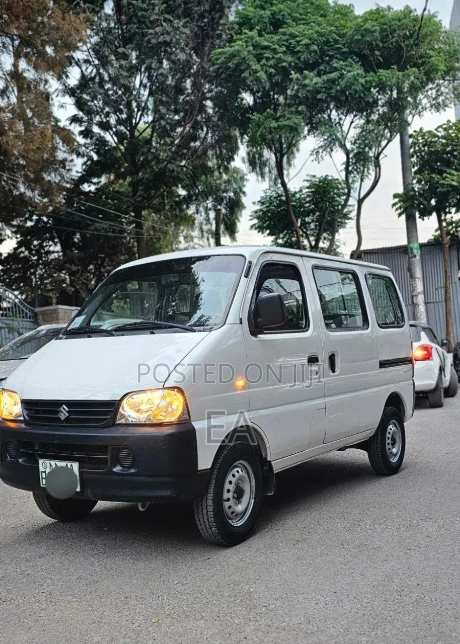 New Suzuki Every 2024 White
