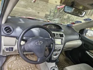 Toyota Yaris 2005 Green
