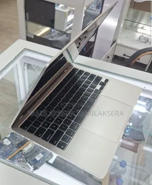 New Laptop Apple MacBook Air 2023 M2 16GB Apple M2 SSD 256GB