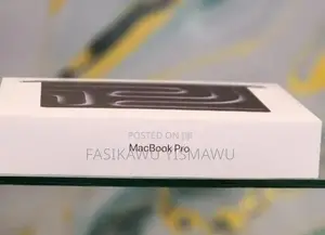 New Laptop Apple MacBook Pro 4GB Apple M5 SSD 512GB