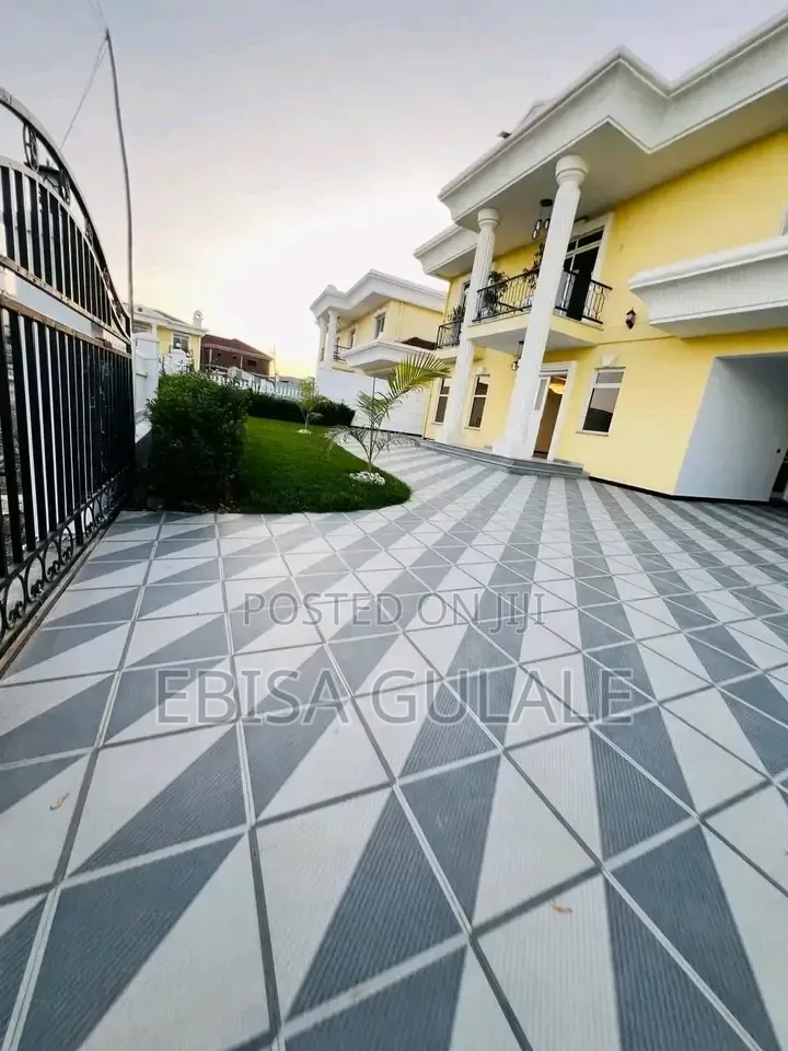 Furnished 6bdrm Farm House in Ccd Real State, Yeka for sale