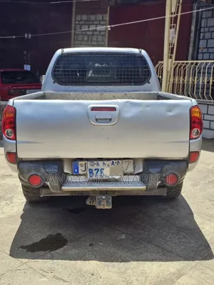 Mitsubishi L200 2009 Silver