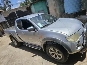 Mitsubishi L200 2009 Silver