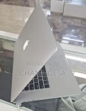 New Laptop Apple MacBook Pro 2015 16GB Intel Core i7 SSD 256GB