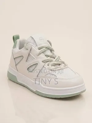 Women's Sneaker Size (38)