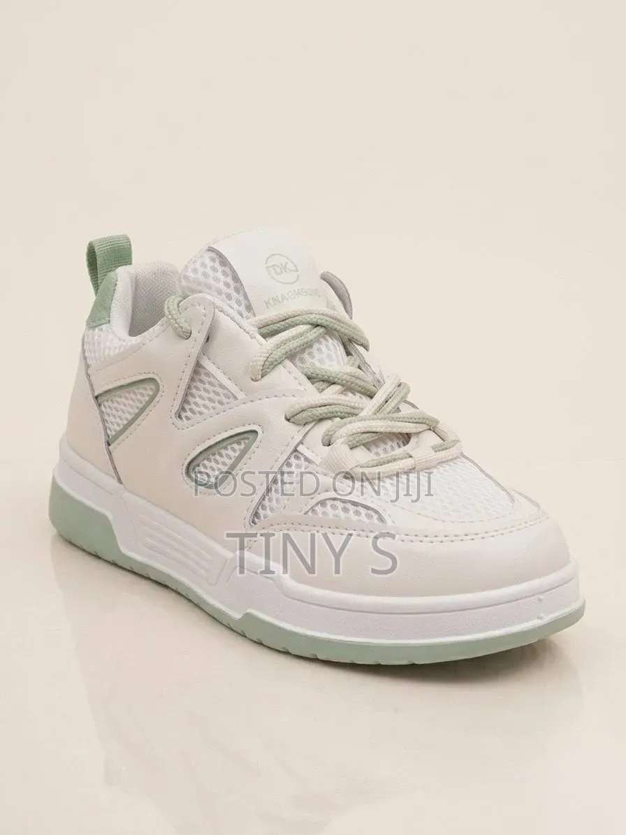 Women's Sneaker Size (38)