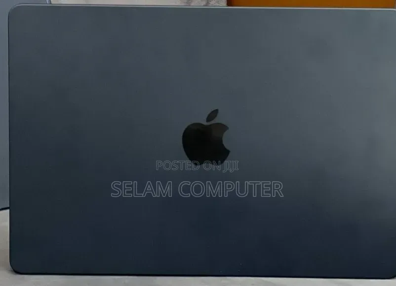 New Laptop Apple MacBook Air 2022 M2 8GB Apple M2 SSD 256GB