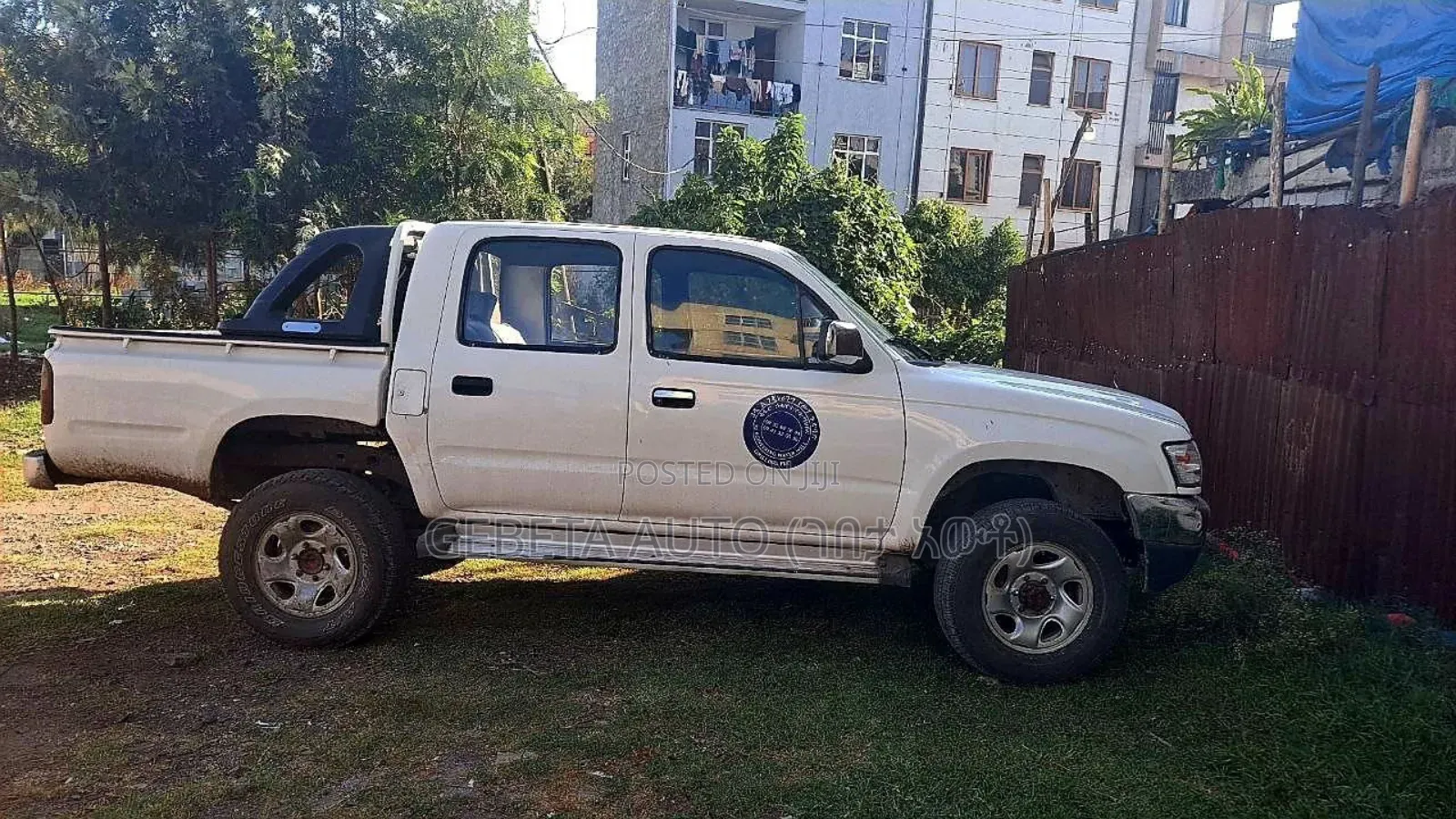 Toyota Hilux 2004 White