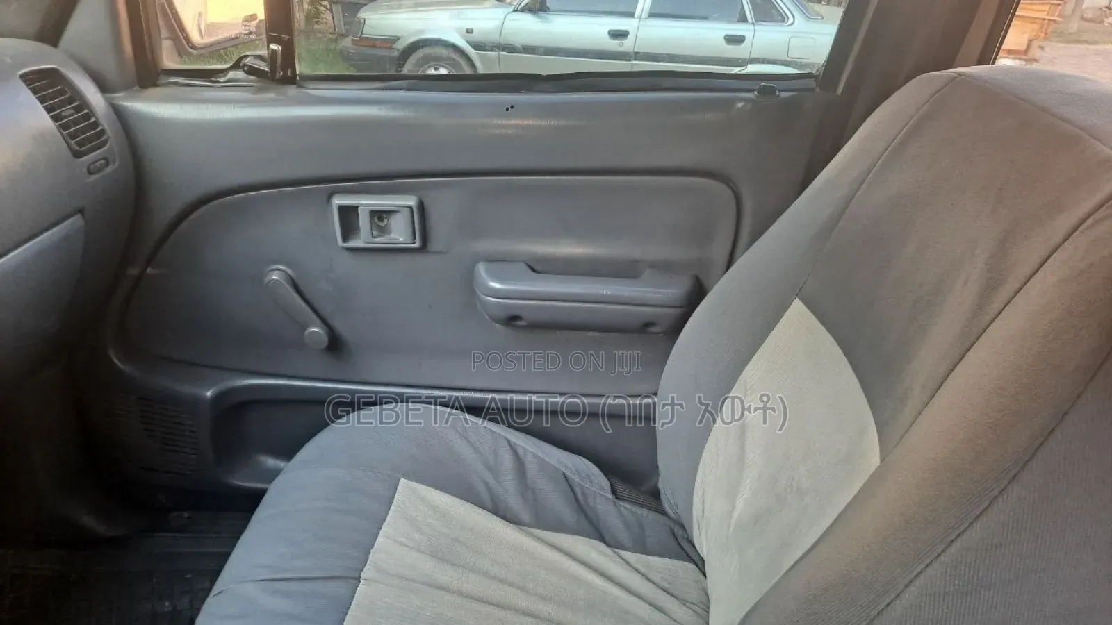 Toyota Hilux 2004 White