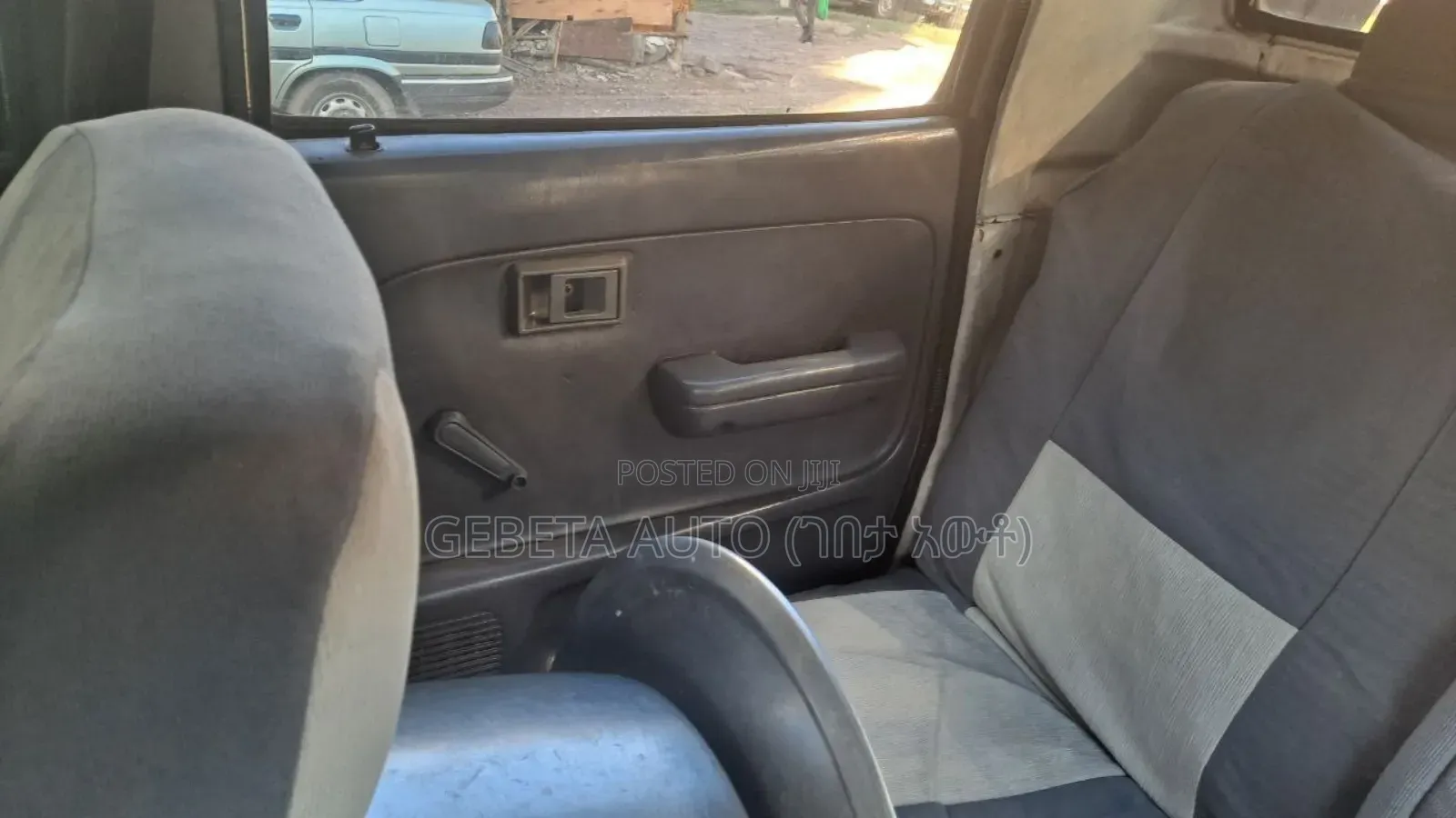 Toyota Hilux 2004 White