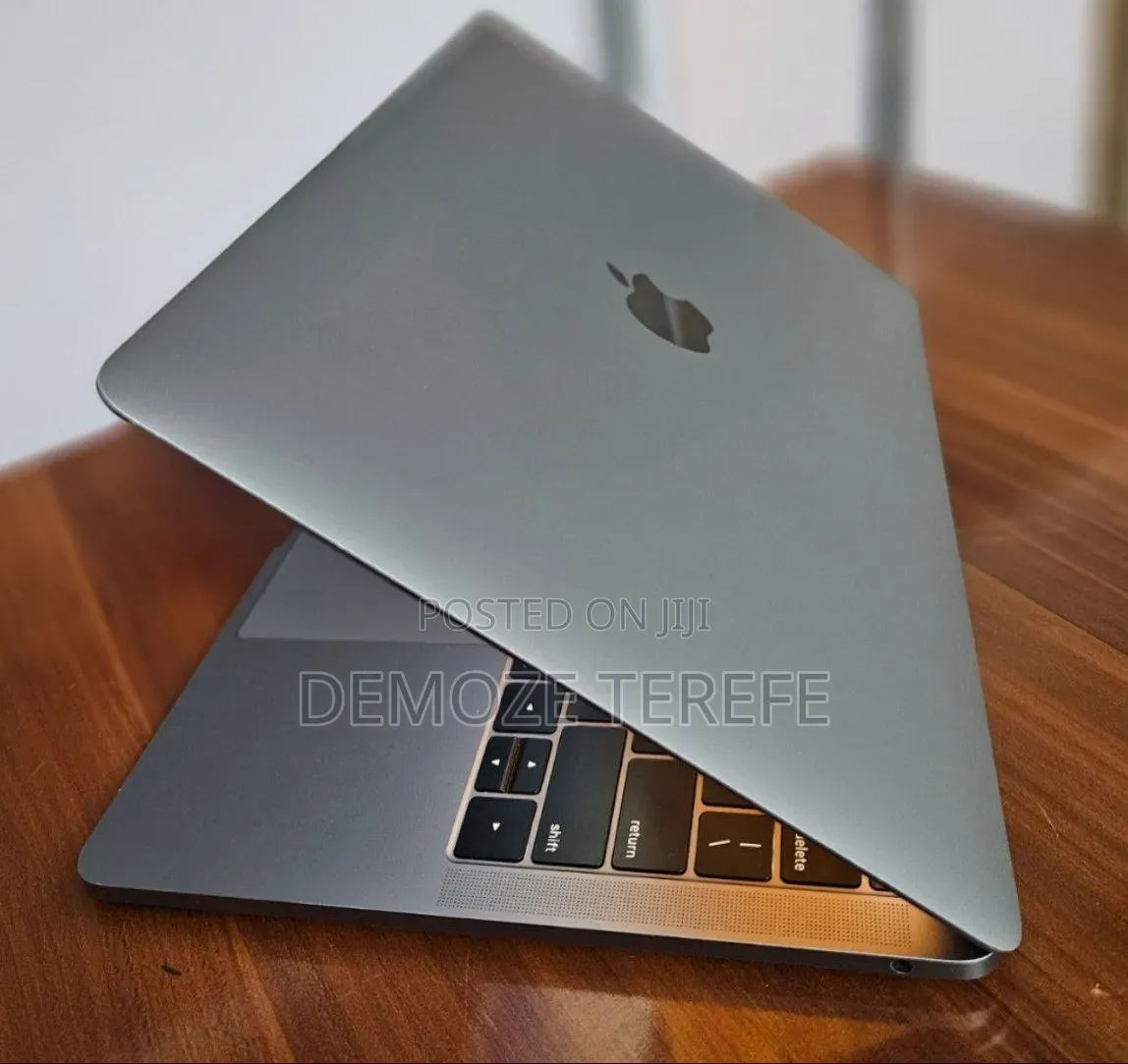 New Laptop Apple MacBook Pro 2019 8GB Intel Core i5 SSD 128GB