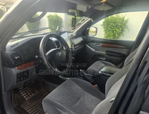 Toyota Land Cruiser 2004 Black