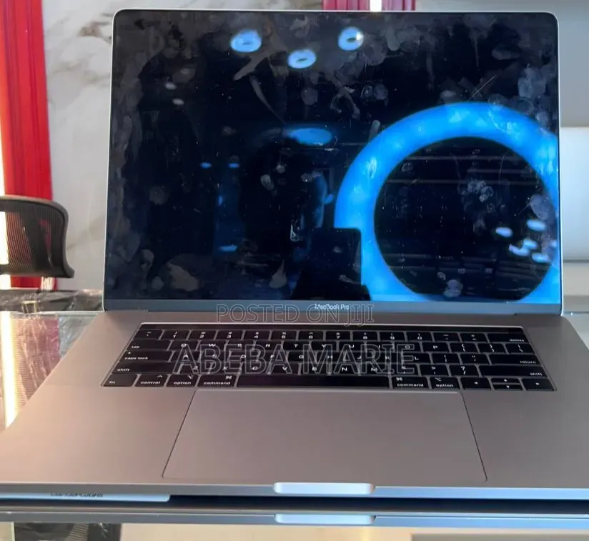 New Laptop Apple MacBook Pro 2018 16GB Intel Core i7 SSD 512GB