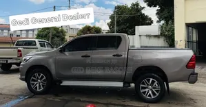 Toyota Hilux 2020 Gray