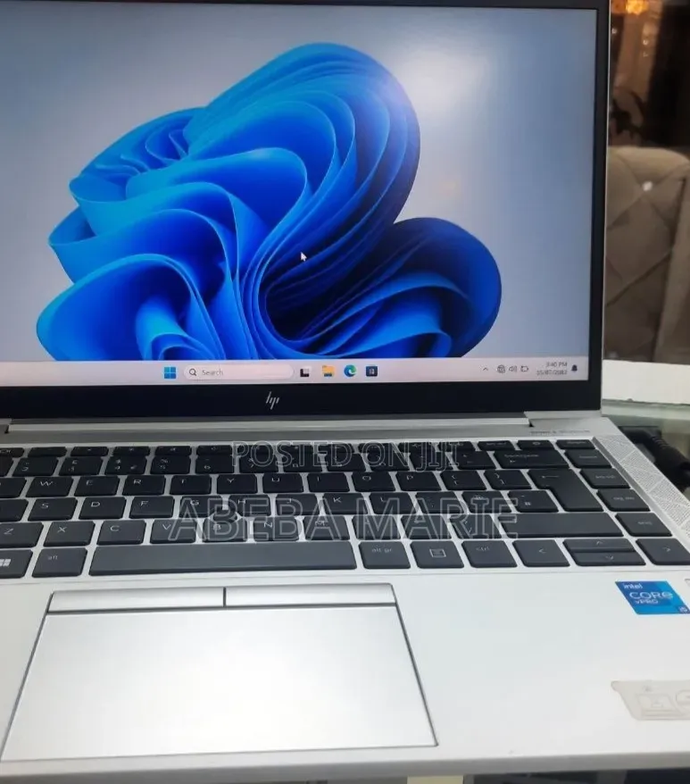 New Laptop HP EliteBook 840 G8 16GB Intel Core i5 SSD 512GB