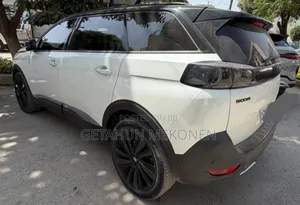 Peugeot 5008 2022 White