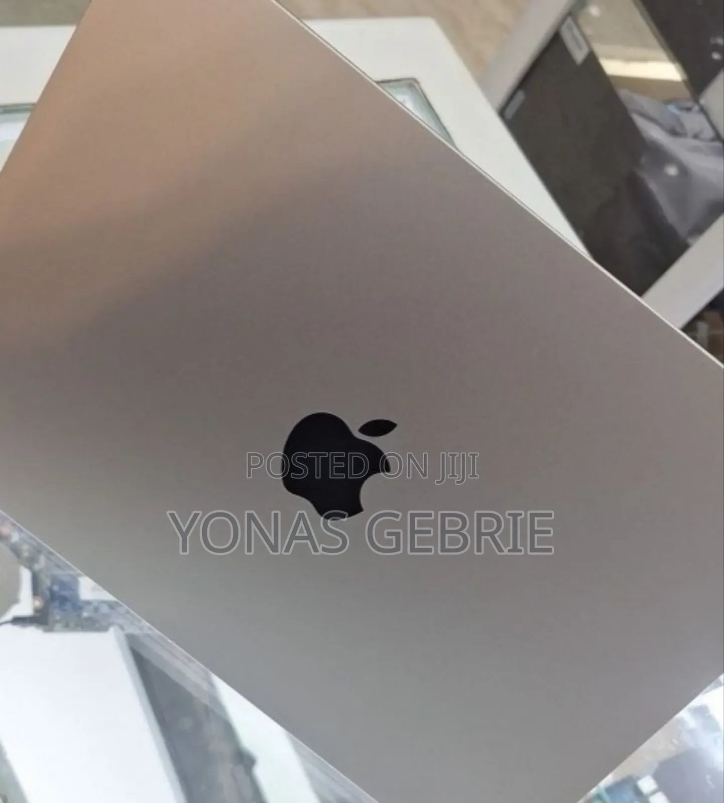 New Laptop Apple MacBook 16GB Apple M2 SSD 256GB