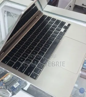New Laptop Apple MacBook 16GB Apple M2 SSD 256GB