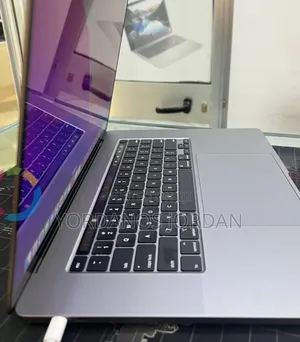 New Laptop Apple MacBook Pro 2019 32GB Intel Core i9 SSD 512GB