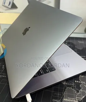 New Laptop Apple MacBook Pro 2019 32GB Intel Core i9 SSD 512GB