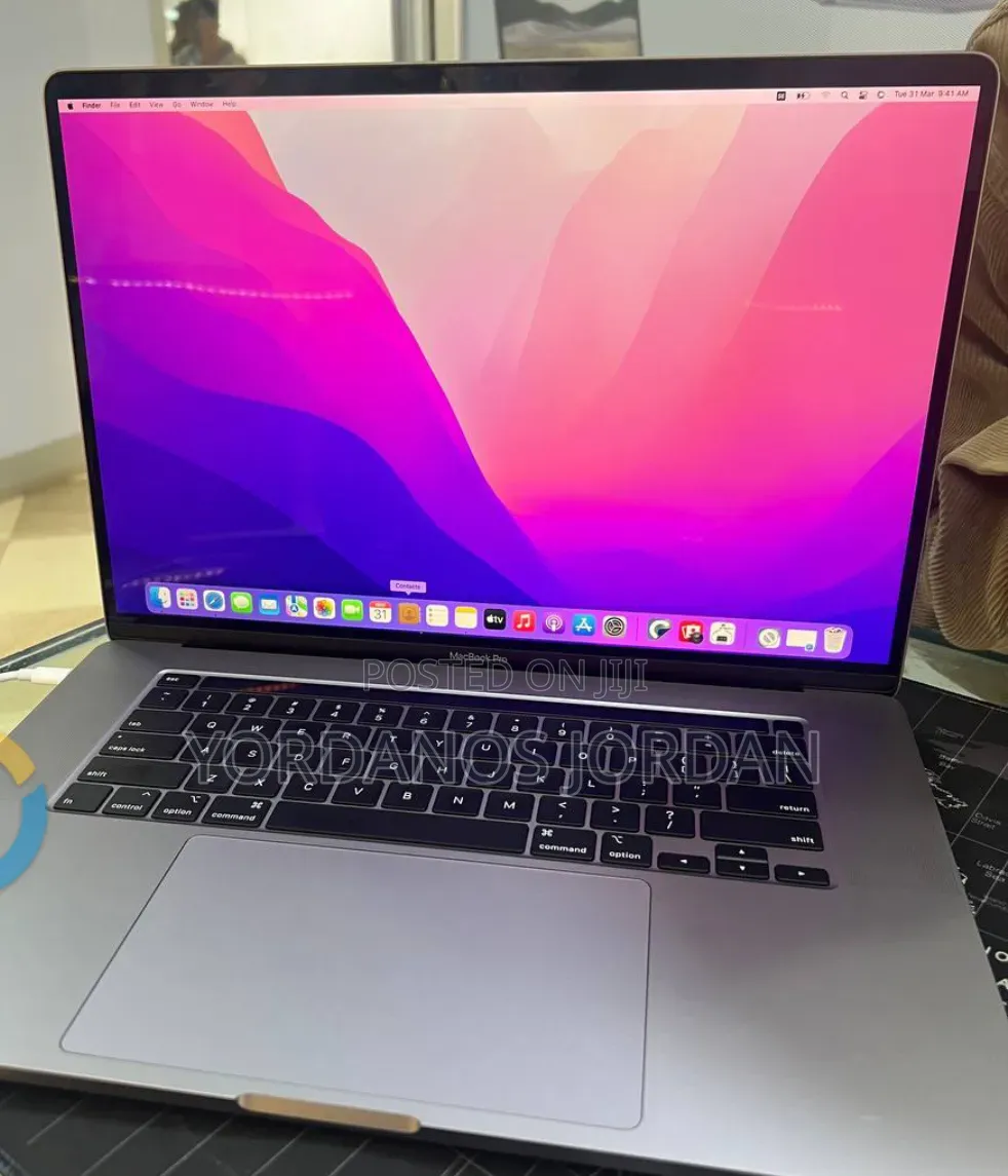 New Laptop Apple MacBook Pro 2019 32GB Intel Core i9 SSD 512GB