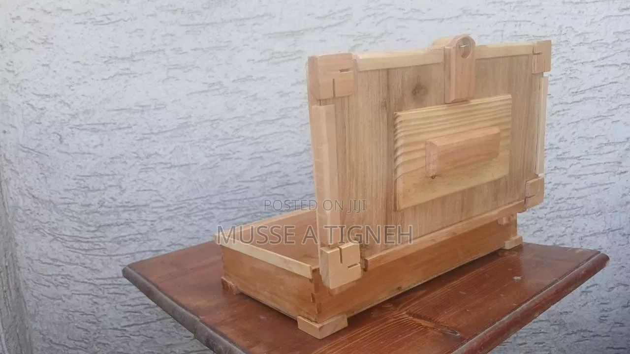 Wood Box for Puuting Luxury Materials