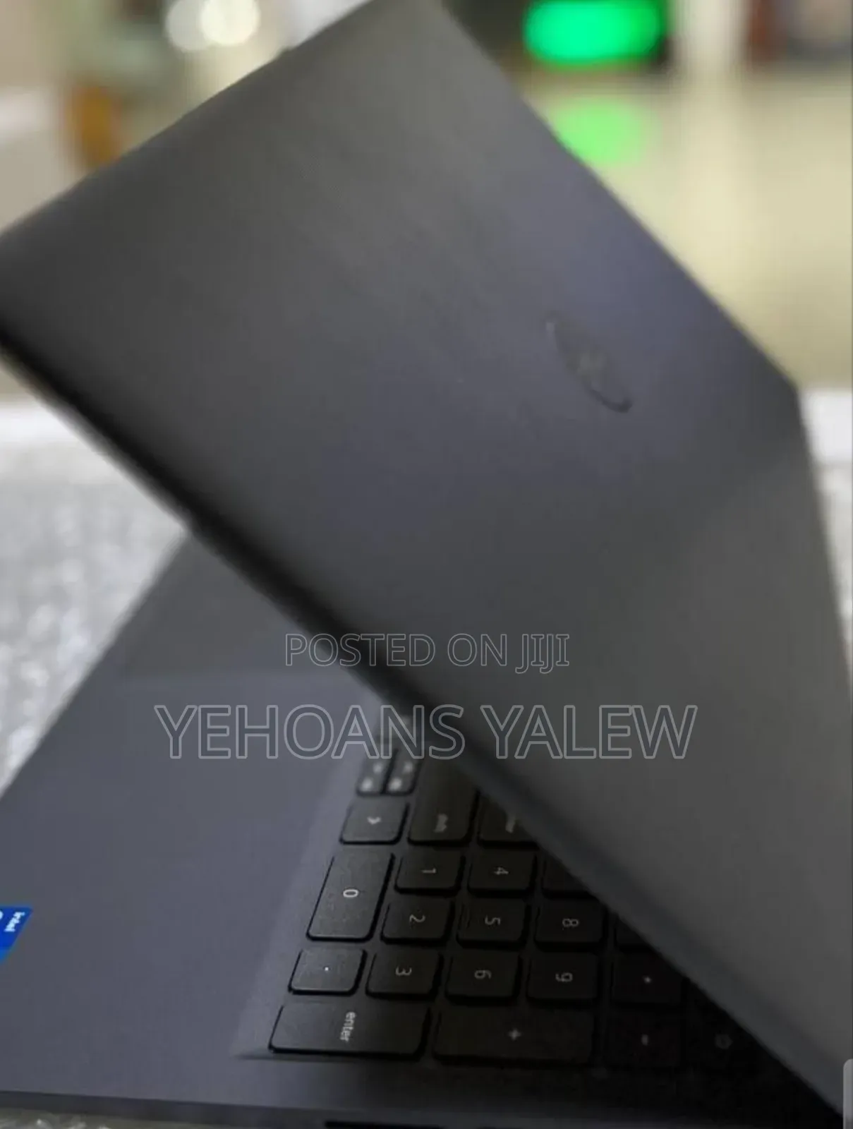 New Laptop Dell Vostro 3520 8GB Intel Core i5 HDD 1T