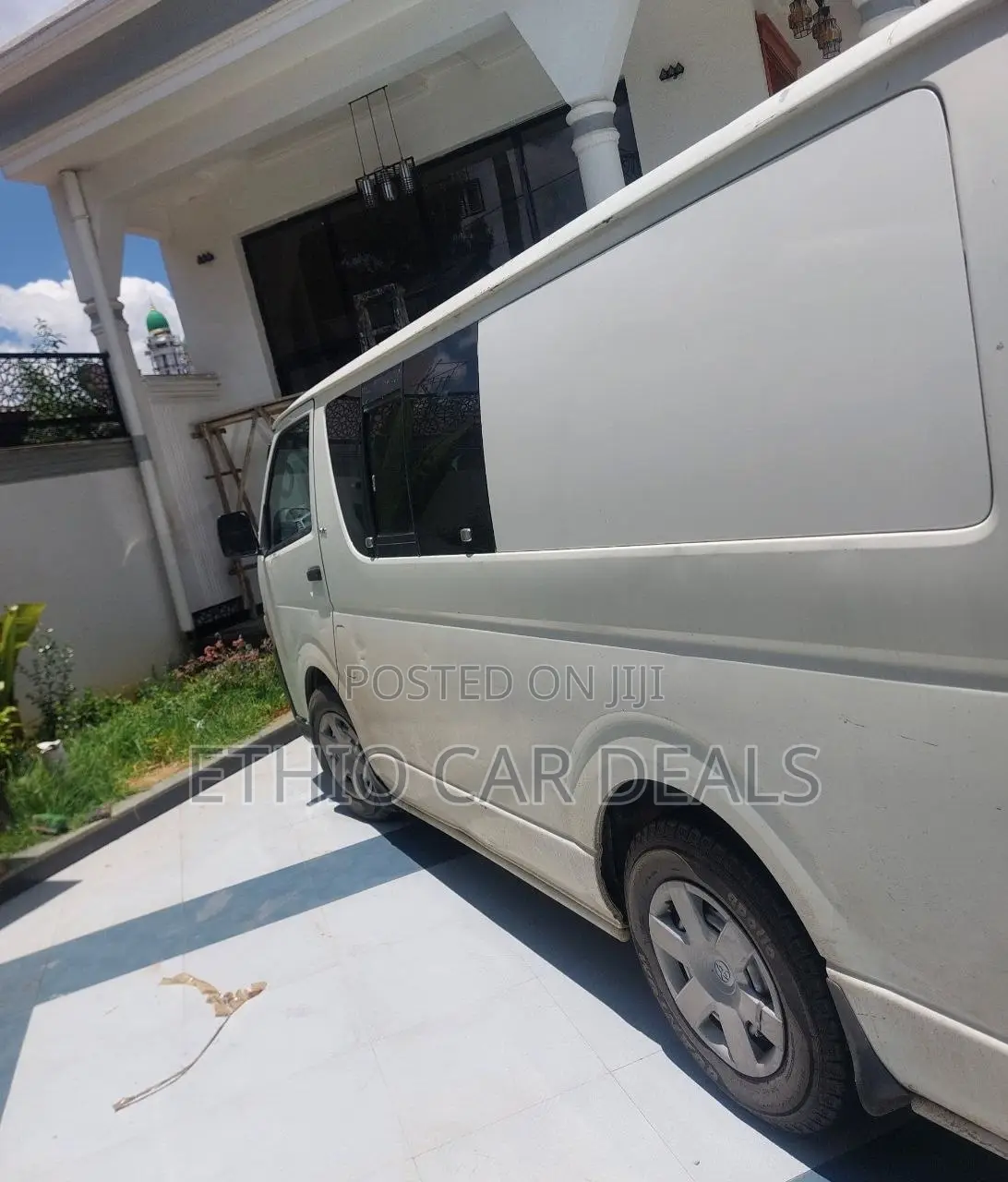 Toyota HiAce 2012 White