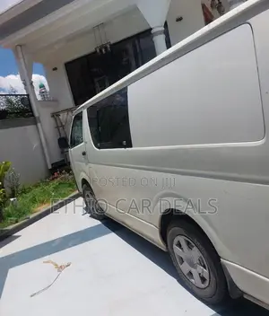 Toyota HiAce 2012 White