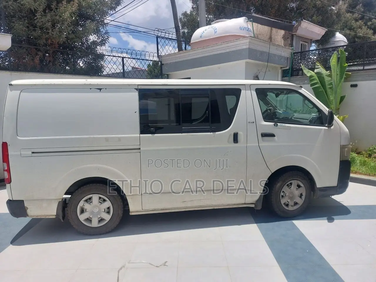 Toyota HiAce 2012 White