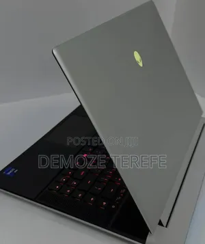 New Laptop Alienware X16 r1 32GB Intel Core i9 SSD 1T