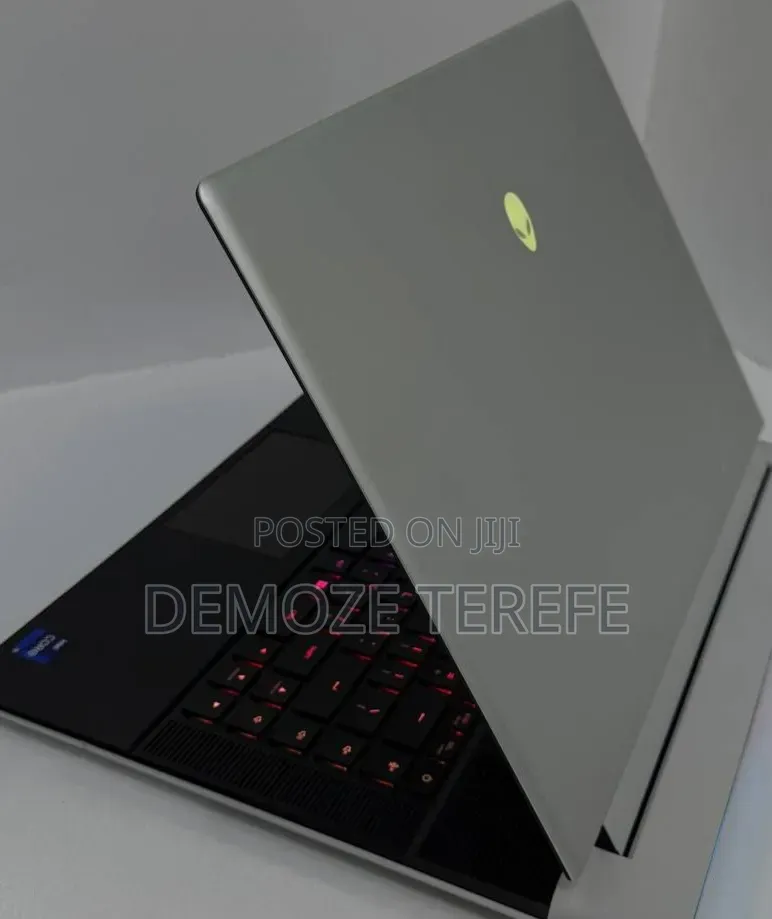 New Laptop Alienware X16 r1 32GB Intel Core i9 SSD 1T