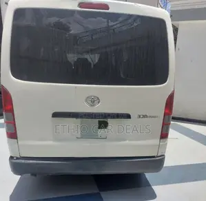 Toyota HiAce 2012 White