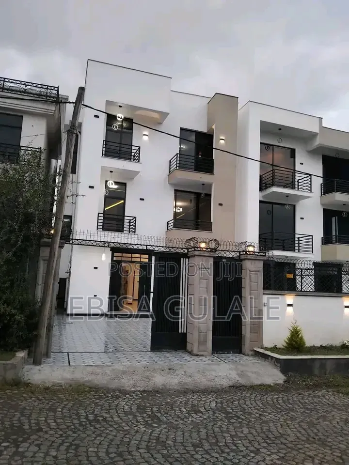 Furnished 10bdrm Farm House in Yeka for sale