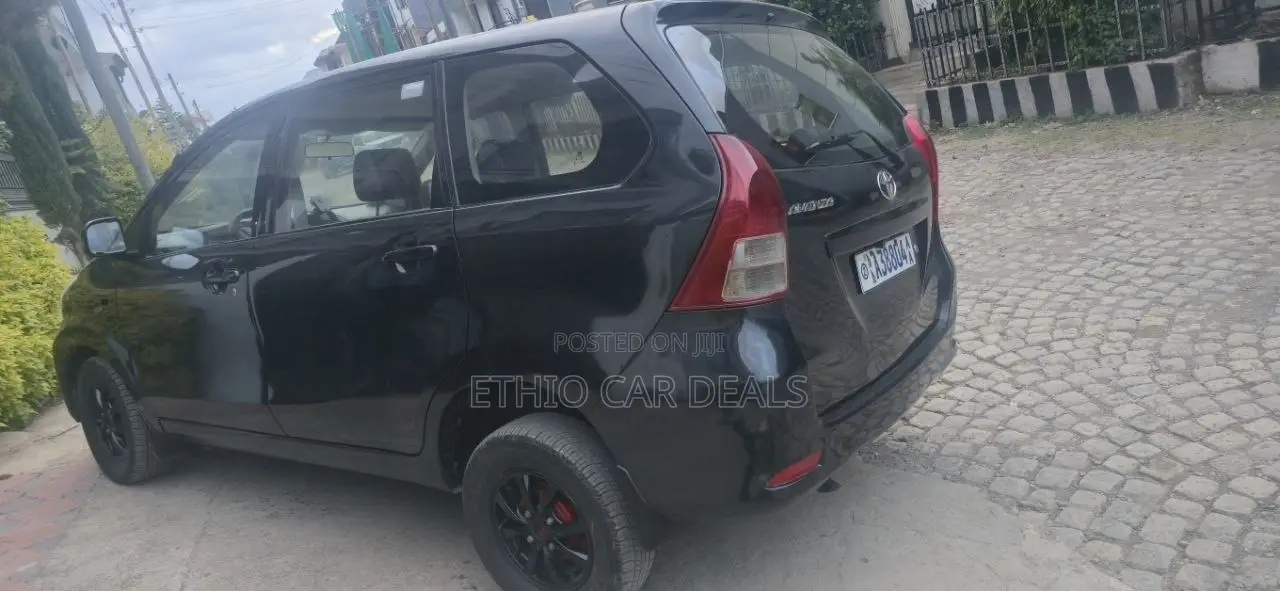 Toyota Avanza 2013 Black