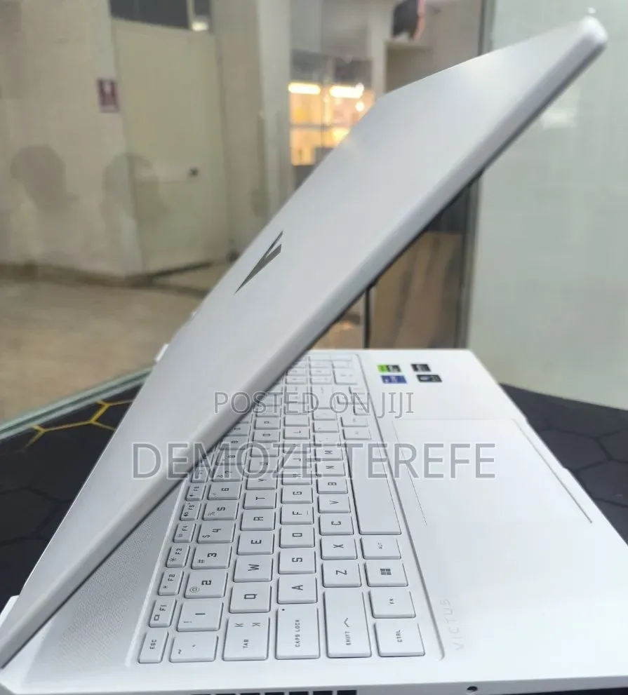 New Laptop HP Victus 15 16GB Intel Core i7 SSD 1T