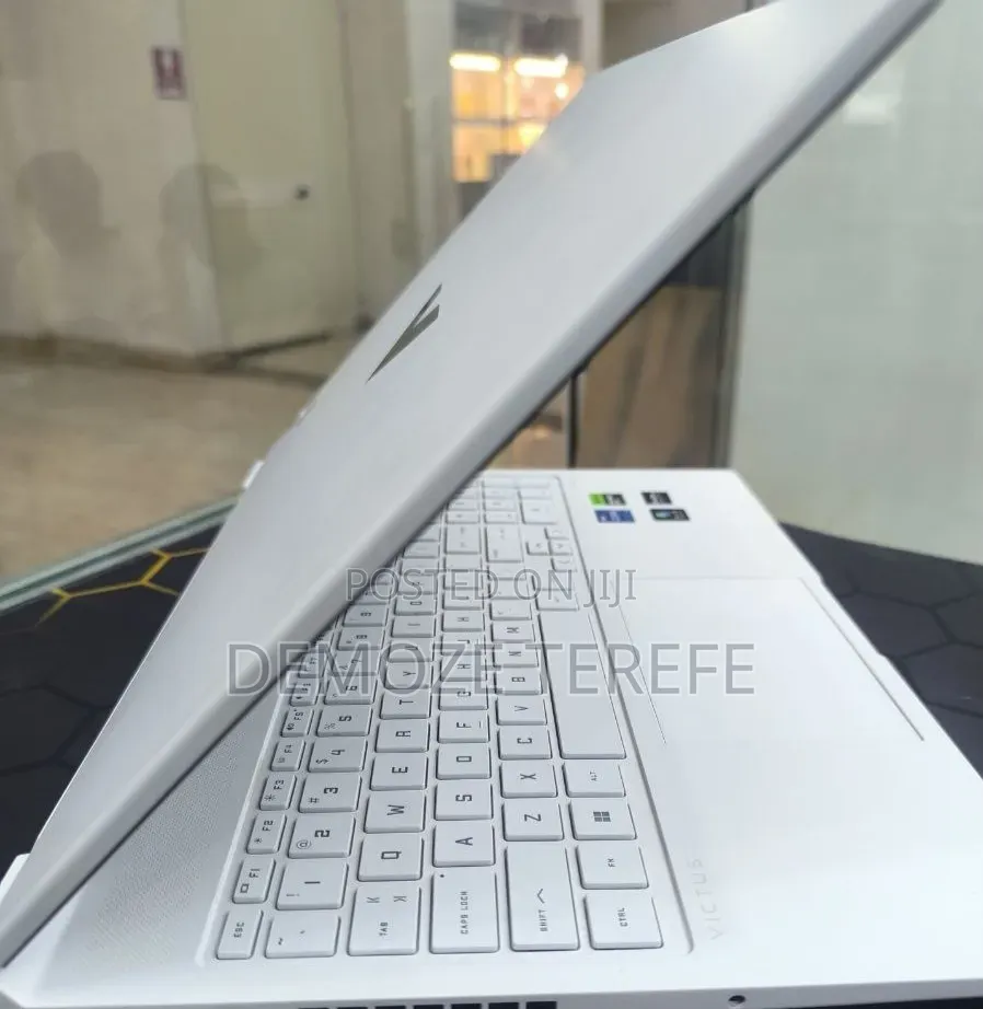 New Laptop HP Victus 15 16GB Intel Core i7 SSD 1T