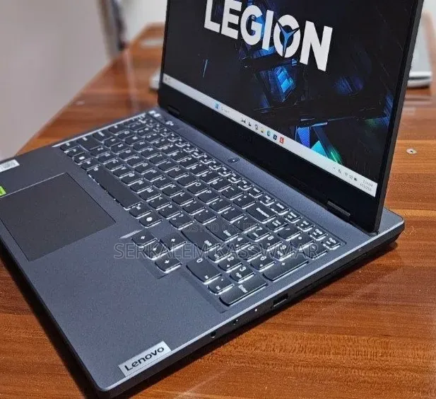 New Laptop Lenovo Legion 5 16GB AMD Ryzen 7 SSD 512GB
