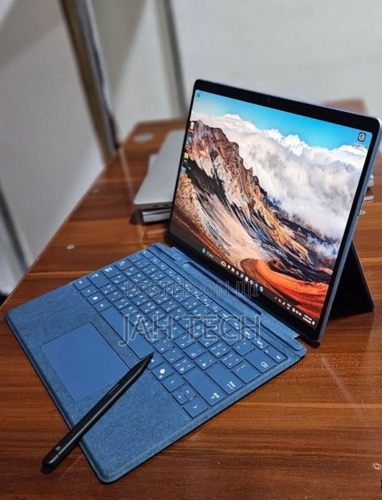 New Microsoft Surface Pro 11th Edition, a Copilot+ PC 16GB SSD 512GB