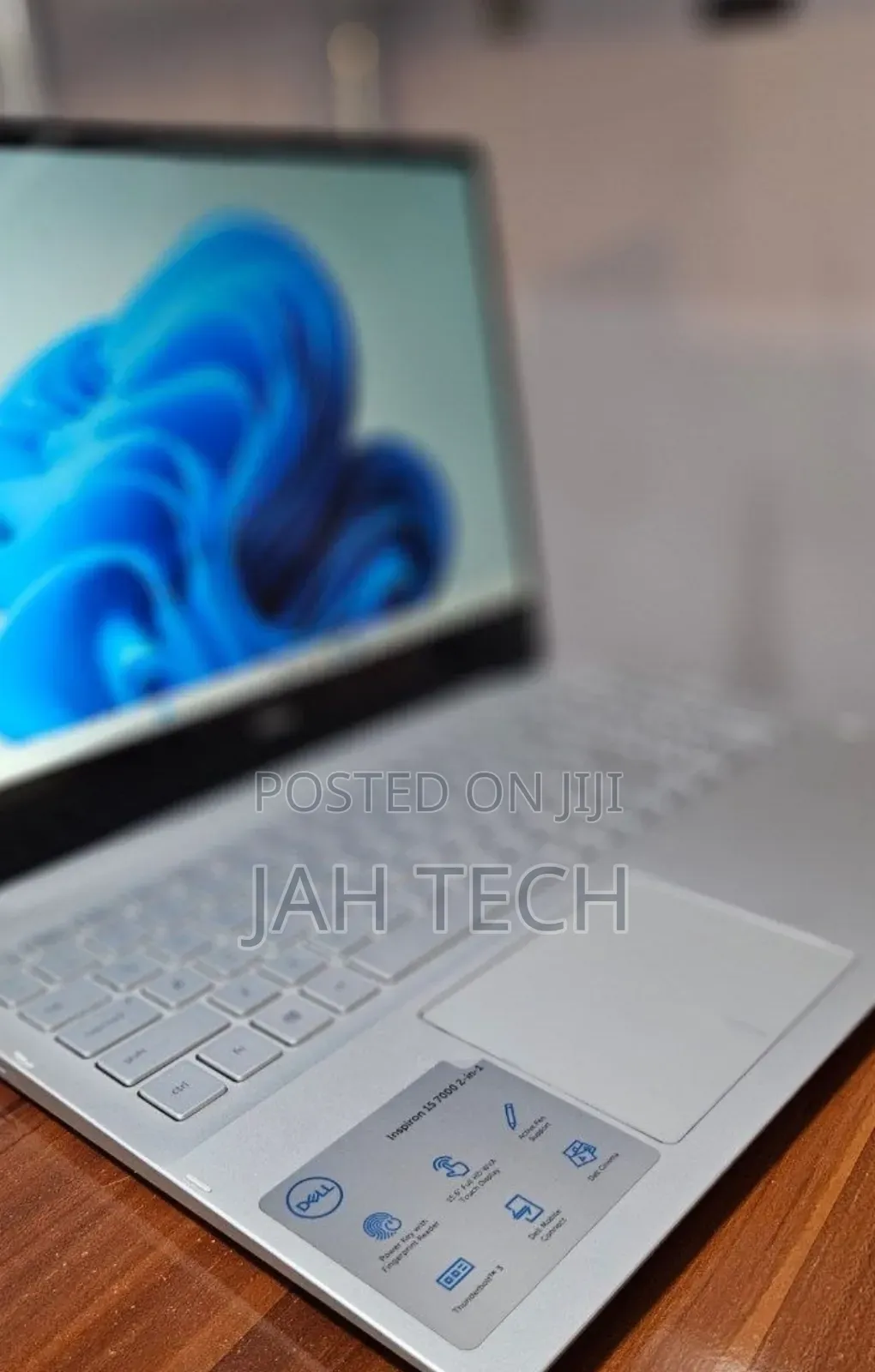 New Laptop Dell Inspiron 15 8GB Intel Core i5 SSD 256GB