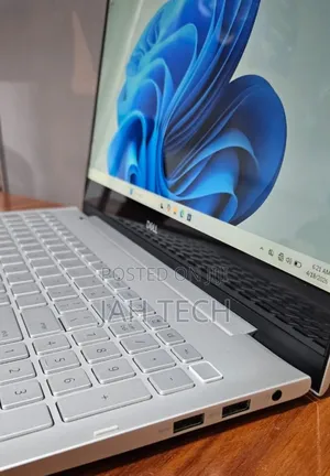 New Laptop Dell Inspiron 15 8GB Intel Core i5 SSD 256GB