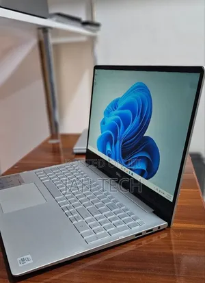 New Laptop Dell Inspiron 15 8GB Intel Core i5 SSD 256GB