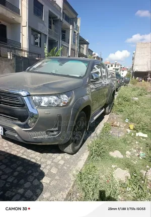 Toyota Hilux 2021 Gray