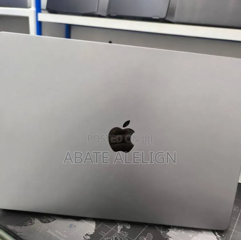 New Laptop Apple MacBook Pro M1 32GB Apple M1 Pro SSD 1T