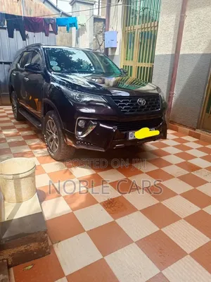 Toyota Fortuner 2018 Brown
