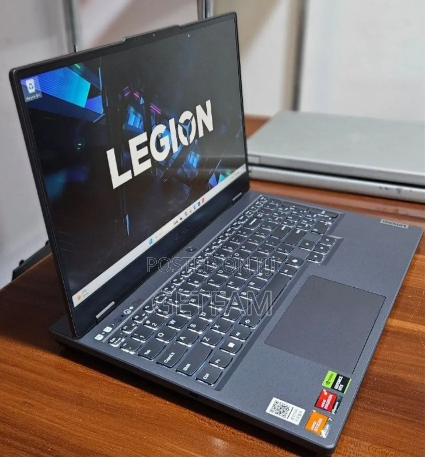 New Laptop Lenovo Legion Slim 5 16GB AMD Ryzen 7 SSD 512GB