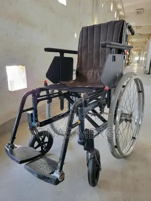 European Standard Used Wheelchair曲尺adv (Gt8000w) Wheel Chair