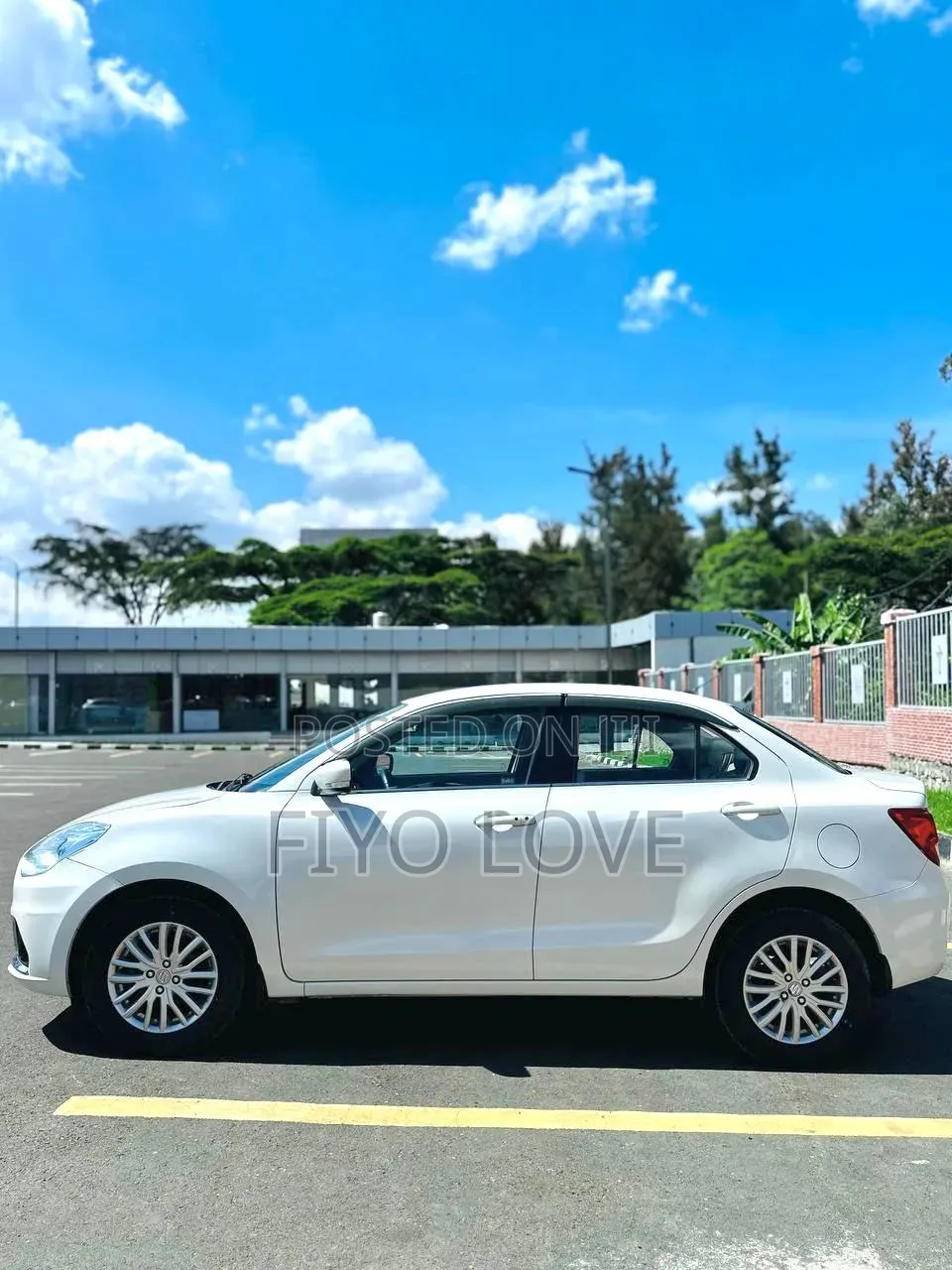 Suzuki Dzire 2022 White